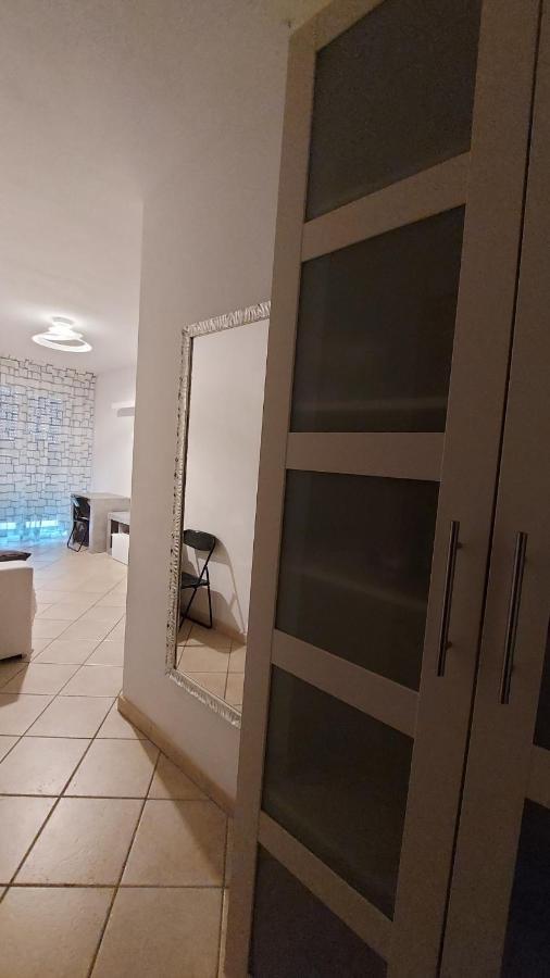 Appartamento Santa Costanza Con Piscina San Vincenzo Luaran gambar