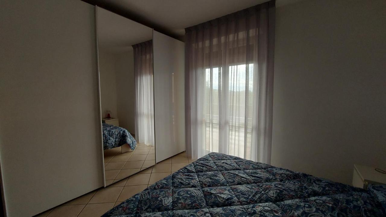 Appartamento Santa Costanza Con Piscina San Vincenzo Luaran gambar