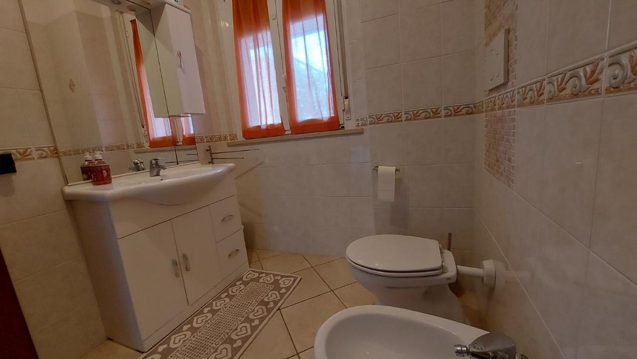 Appartamento Santa Costanza Con Piscina San Vincenzo Luaran gambar