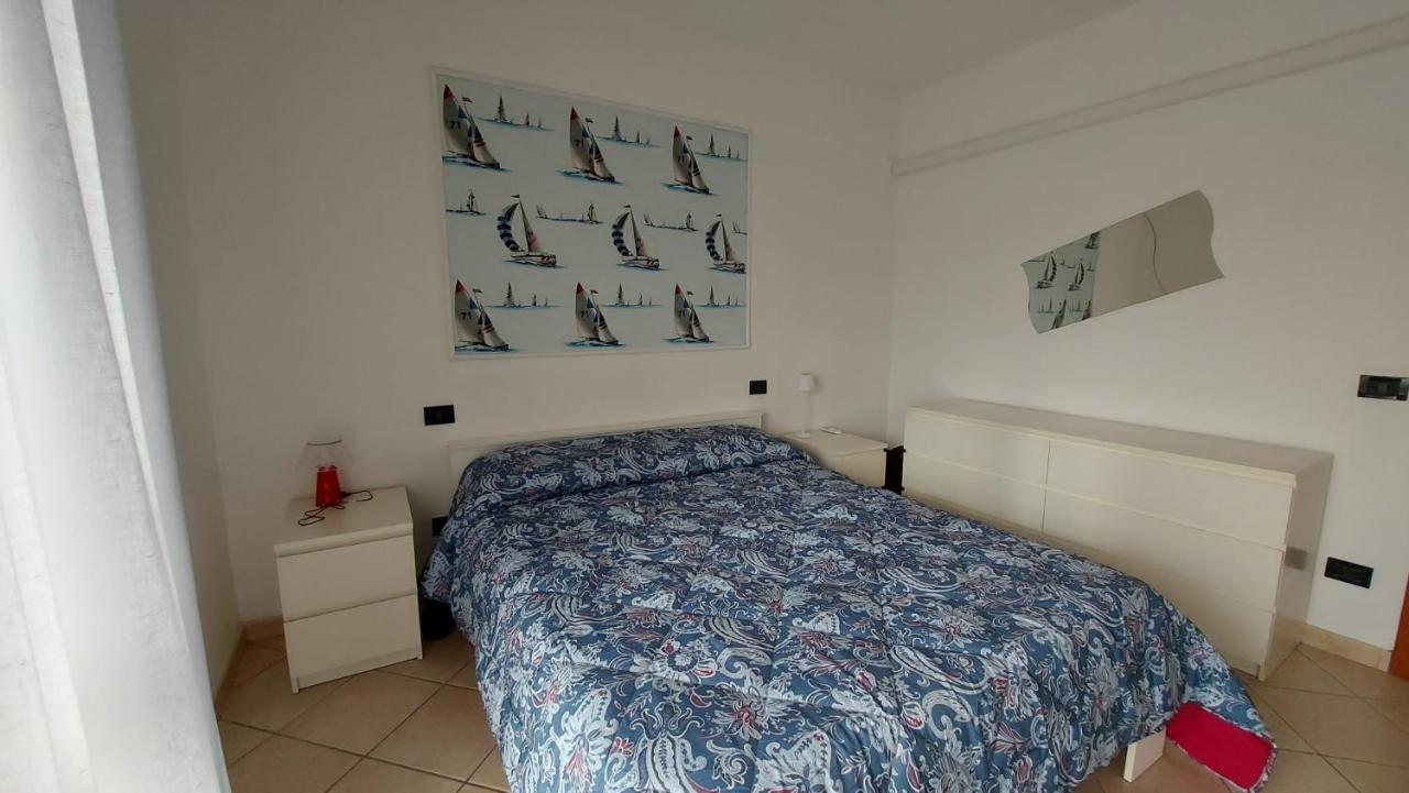 Appartamento Santa Costanza Con Piscina San Vincenzo Luaran gambar