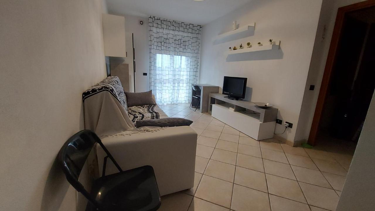 Appartamento Santa Costanza Con Piscina San Vincenzo Luaran gambar
