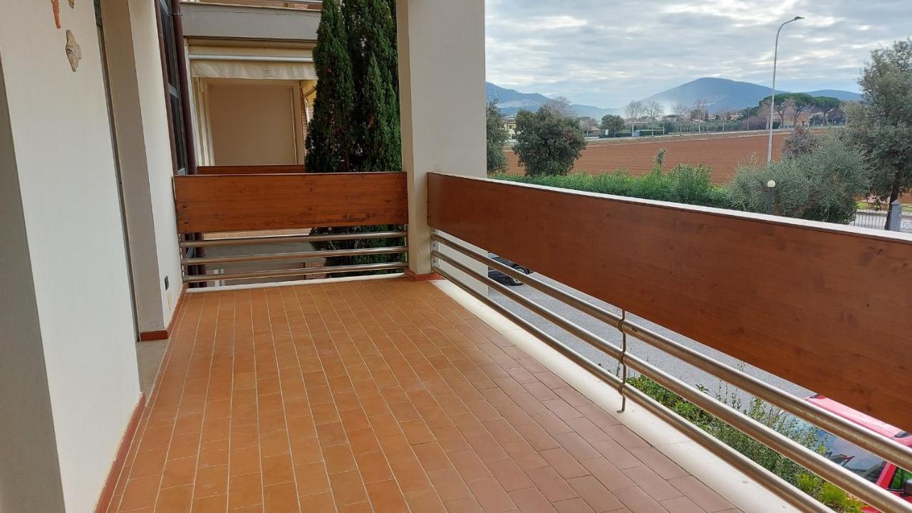 Appartamento Santa Costanza Con Piscina San Vincenzo Luaran gambar